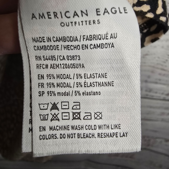 American Eagle Outfitters Black and Cream Leopard Print Tee Size S Loose Fit - Picture 3 of 4